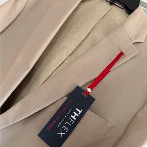 Tommy Hilfiger Men's Tan Suit